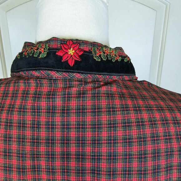 VNT Quizz Again Plaid Velvet Quilted Embroidered Accent Xmas Top Size M - Picture 6 of 11
